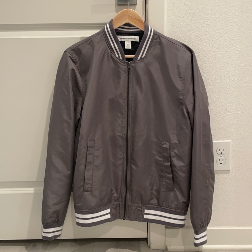 Amazon Essentials Men's Lightweight Bomber Jacket